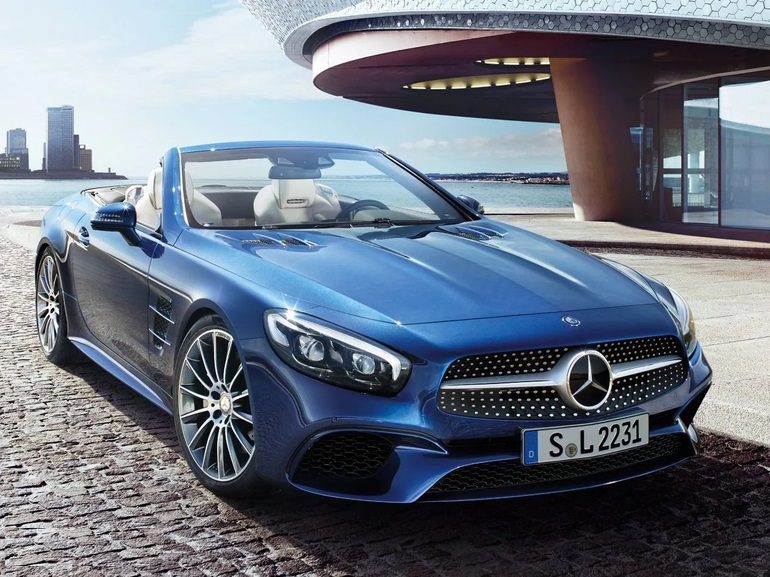 تسريب صورة لمرسيدس 2022 SL Roadster في حدث سري